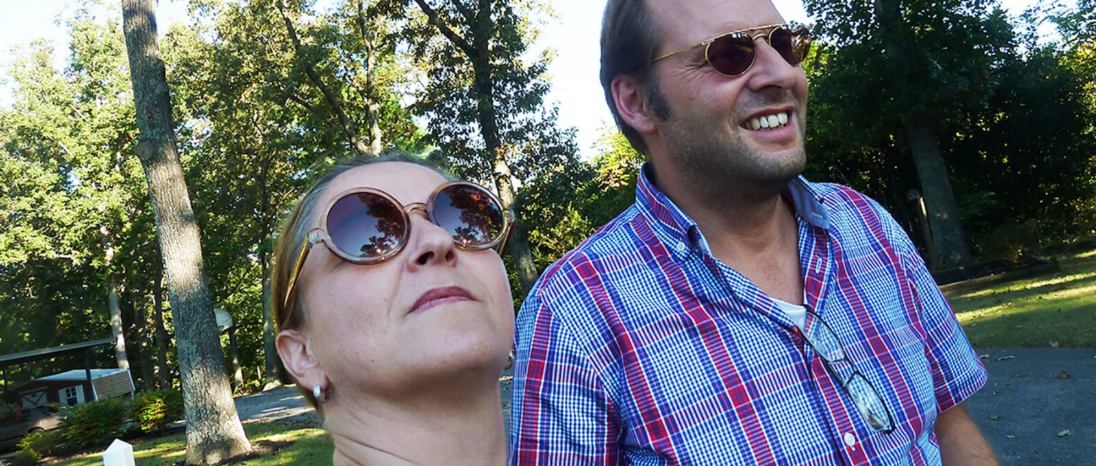 Marcus Vetter und Karin Steinberger bei Dreharbeiten bei Chuck Reid in Bedford.